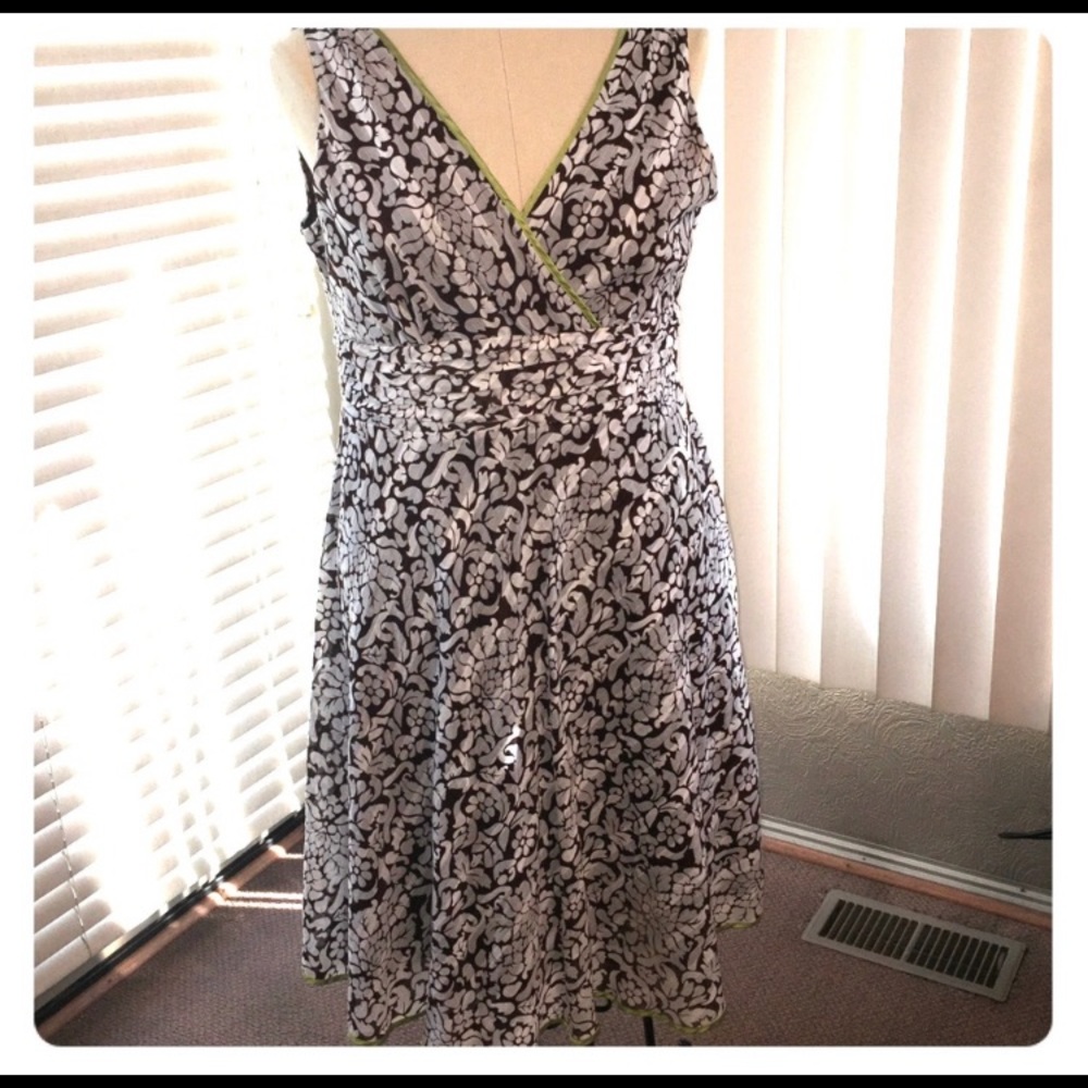 ROBBIE BEE brown and cream sleeveless dress